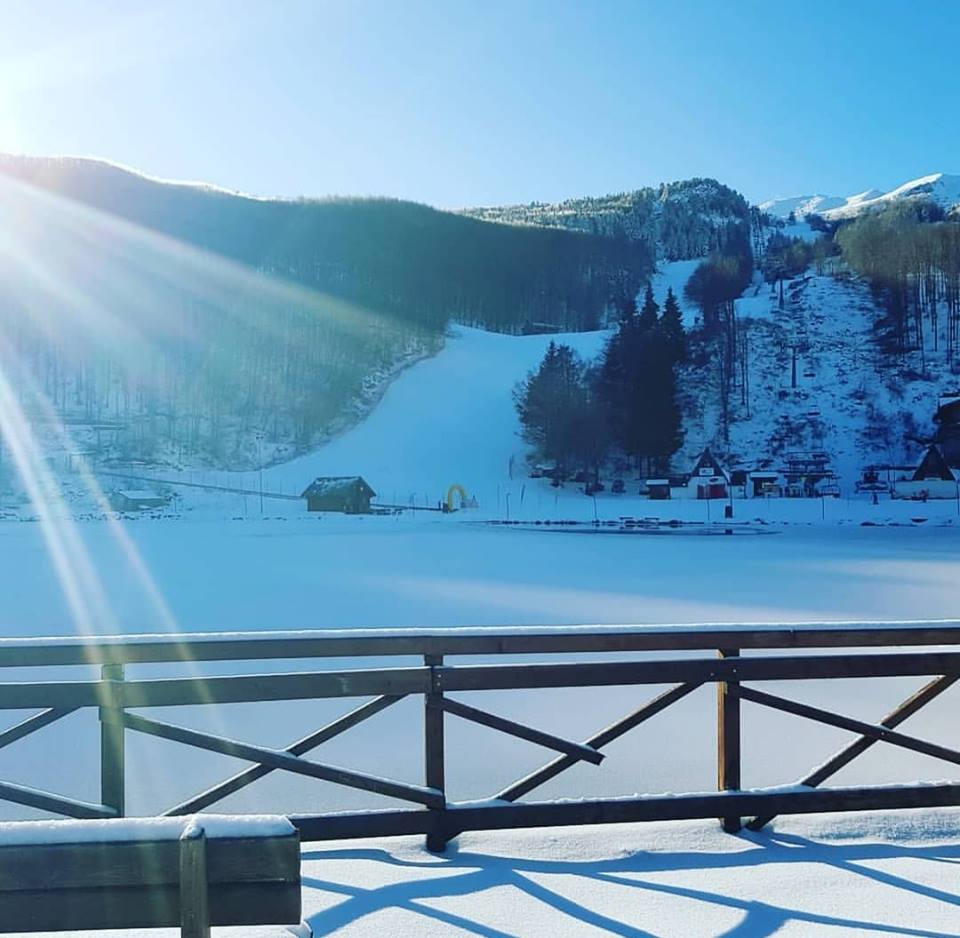 Cerreto laghi neve e sole